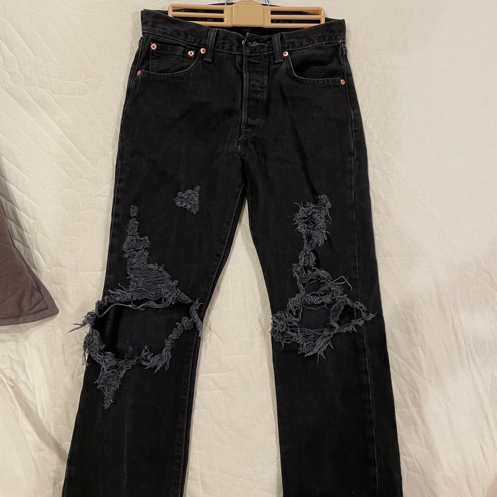 501 Levi’s Denim Distressed jeans.